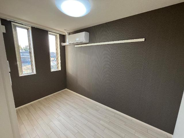 アドニス203号室 洋室