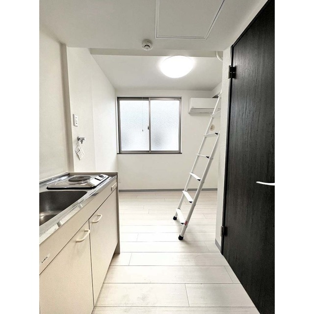 リアナ世田谷アパートメント 電気コンロ（1 口）付き