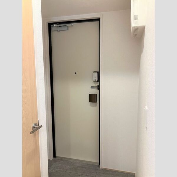 D-est201号室 玄関