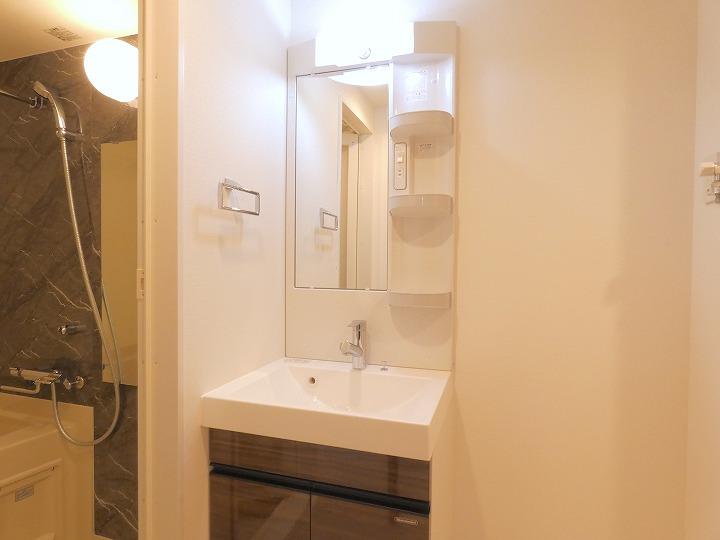 LUNIQ新高島平1階 玄関