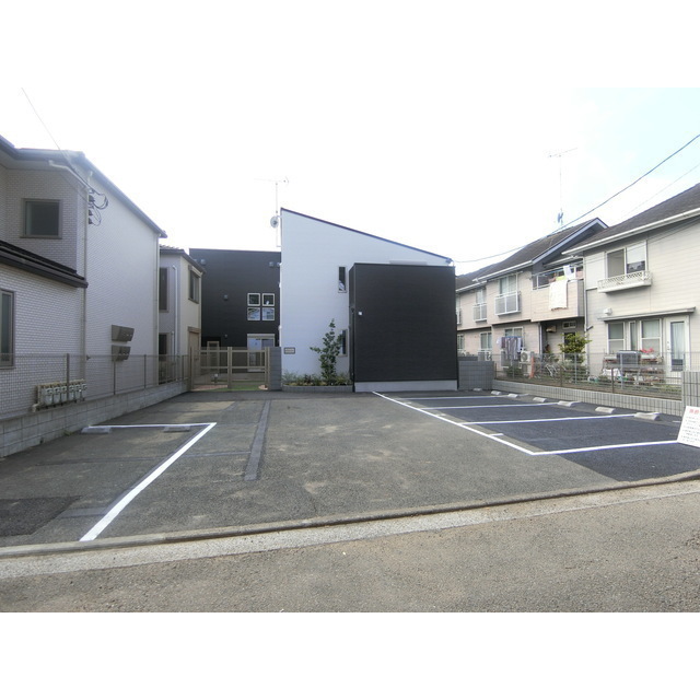 ビコローレ　ポスト 駐車場