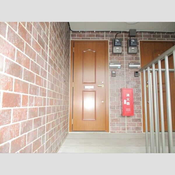 ピュア　輝 玄関