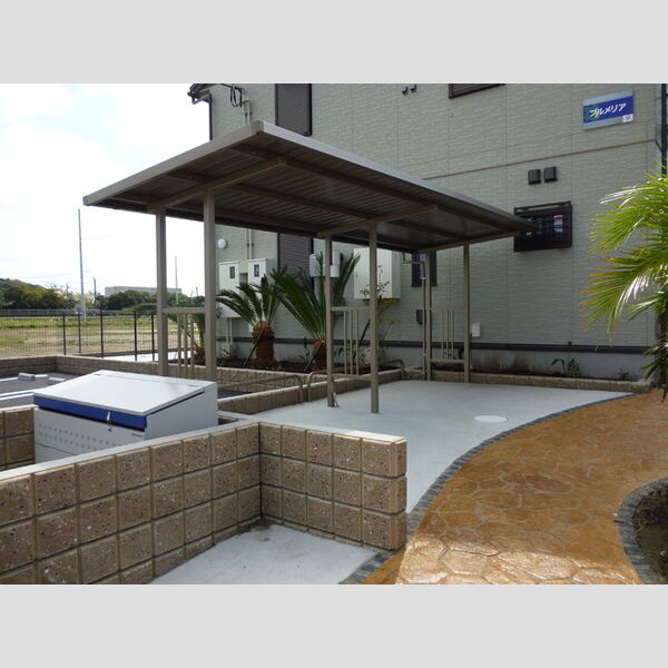 プルメリア 駐輪場