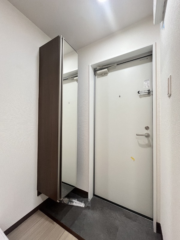 エテルノア2階 玄関