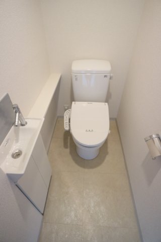 プライムアーバン神楽坂1102号室 トイレ