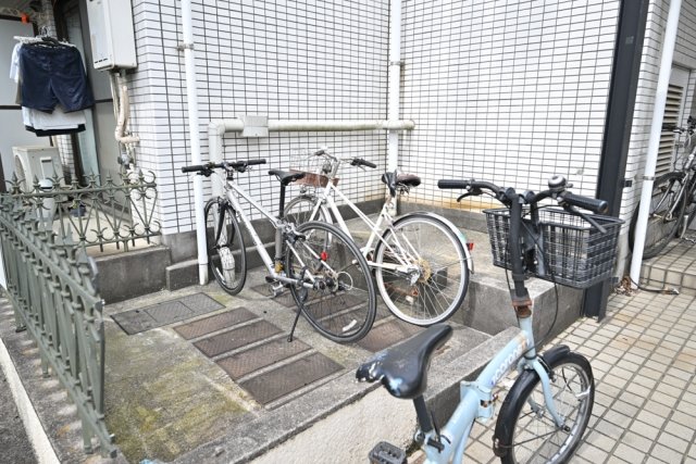 ガーデンハイツ一号館1階 駐輪場