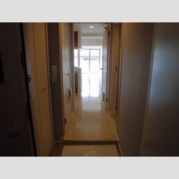 オーチャードK205号室 玄関