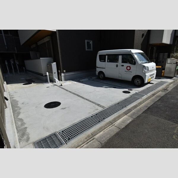 グランディール 駐車場