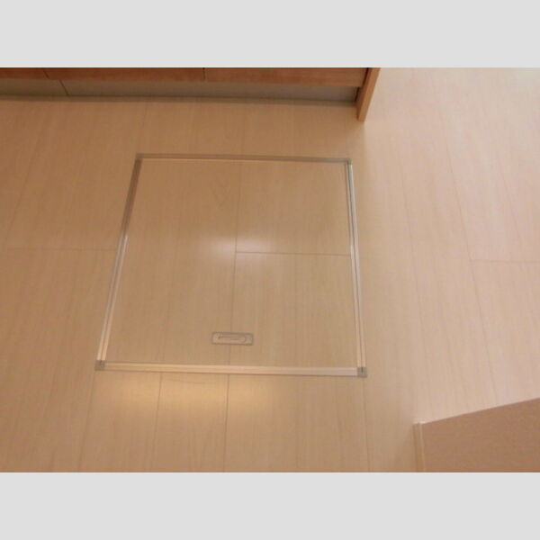 レセンテ小仲台101号室 床下収納