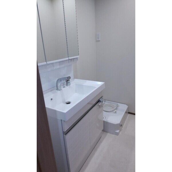 セジュール六角橋303号室 玄関