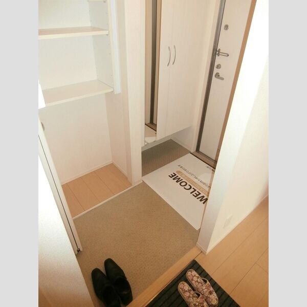 北公園レジデンス103号室 玄関