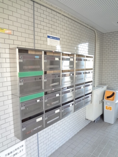 プランドール0303号室 集合ポスト