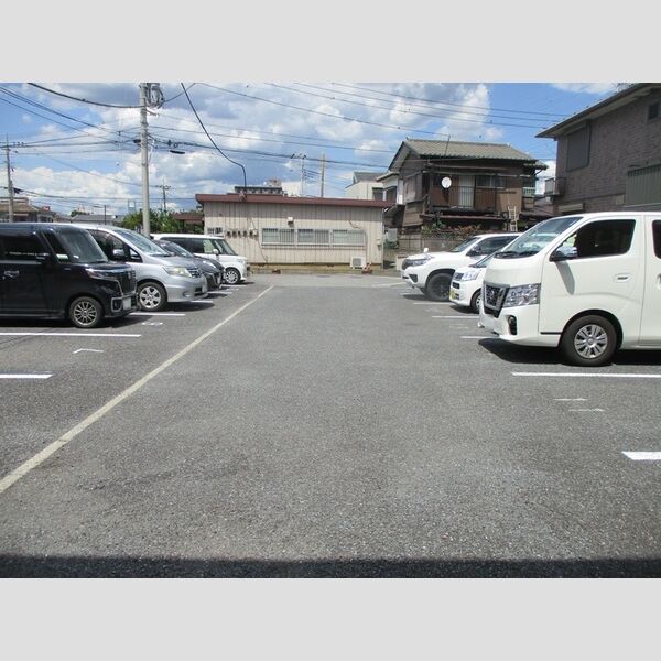 ピュア　輝 駐車場