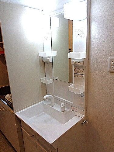 パピ中野ラウンジ2階 洗面所※写真撮影：2014年1月