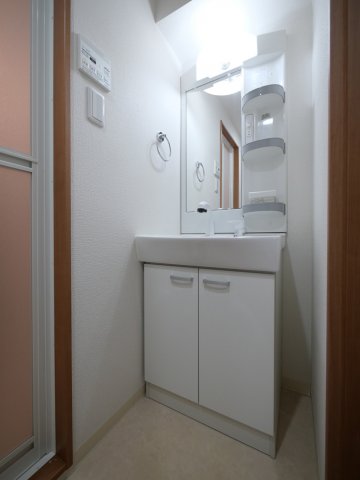 ペアパレス六町2号館2階 内観