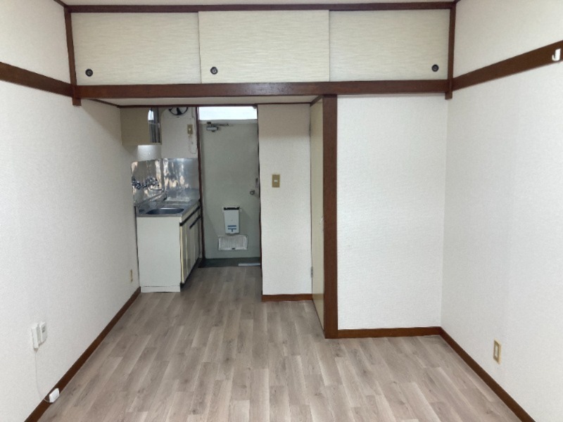 エメラルドハイツ2階 ※別部屋写真参照