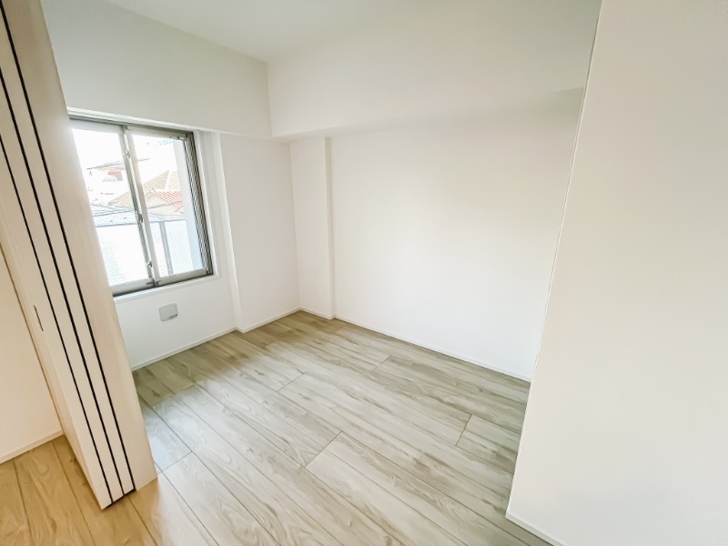 ドゥーエ王子神谷1階 洗濯機置場