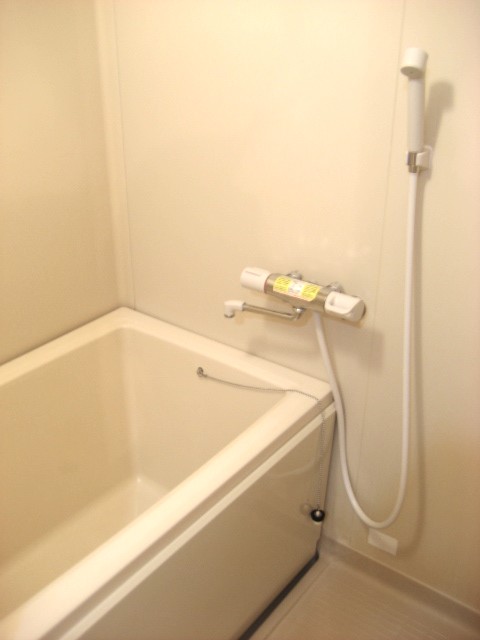 引地台ハイツ0102号室 ※別号室の参考写真です(現況優先・仕様違いの場合あり)