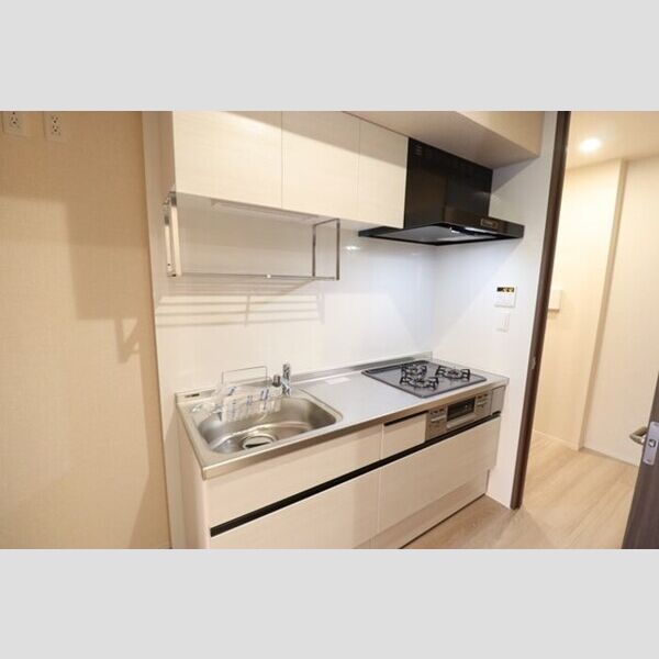 STELLA新松戸101号室 キッチン　三口コンロ