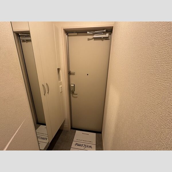 グランシエラ208号室 玄関