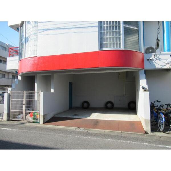 荒井マンションBALMY248206号室 駐車場