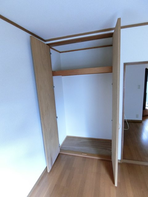 ドミール鷹ノ台0102号室 収納