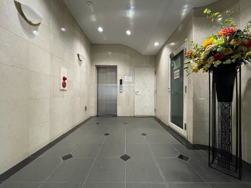 グリフィン横浜・ポートサイド11階 エレベーターホール