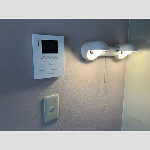 ハイムカメリア208号室 モニター付きインターホン