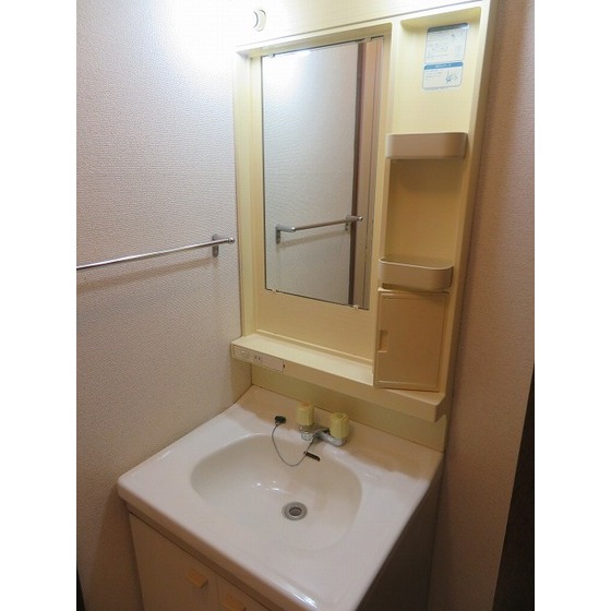ファミーユコート恩田Ｂ棟0302号室 独立洗面化粧台