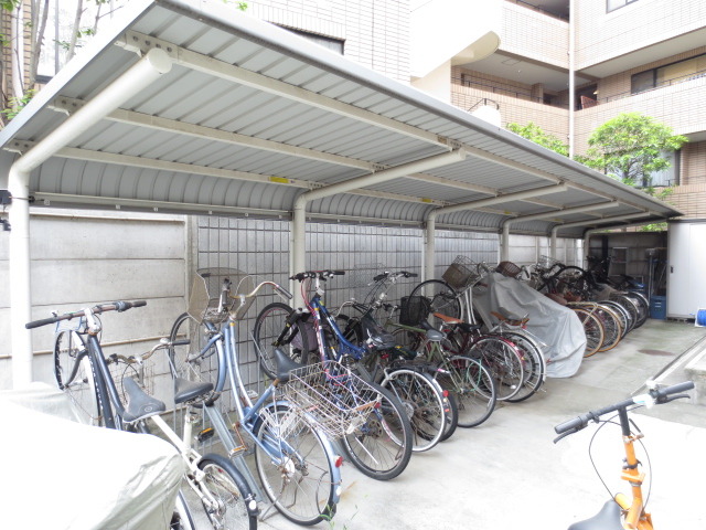 ツインハイツ8C号室 駐輪場
