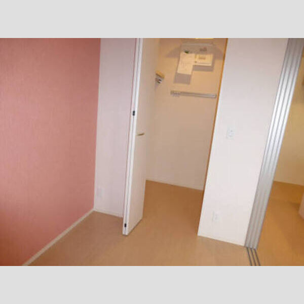 コリーヌオッツ203号室 ウォークインクローゼット