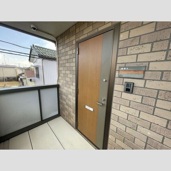 グランメール・M201号室 玄関