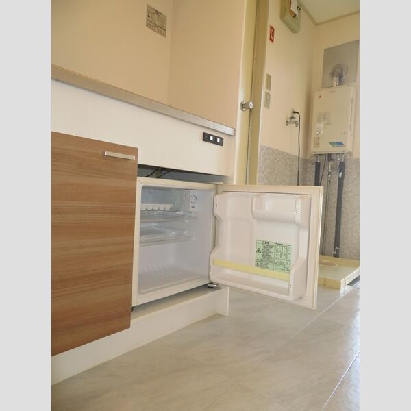 ハイツ井上　B キッチンのミニ冷蔵庫です。