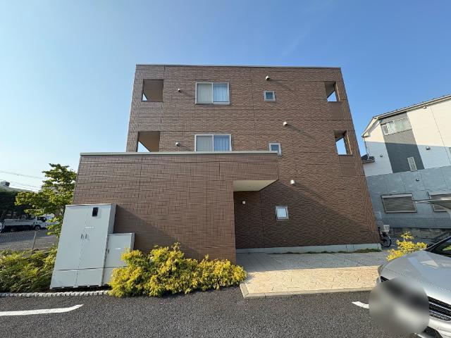 リリ・レア 外観写真（昼）