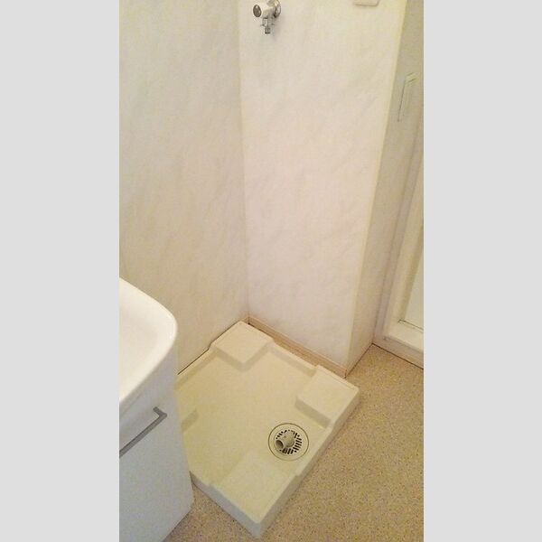 ヴェルデ神明町205号室 室内洗濯機置き場