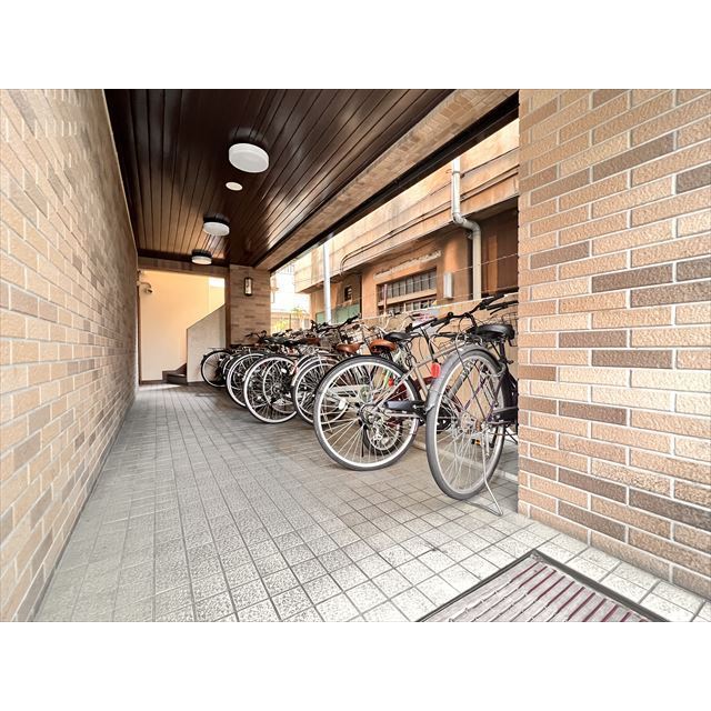 セザール第2三ノ輪305号室 駐輪スペース