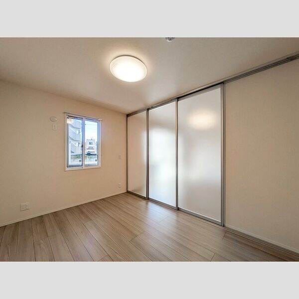 エバープレイス武蔵浦和102号室 洋室