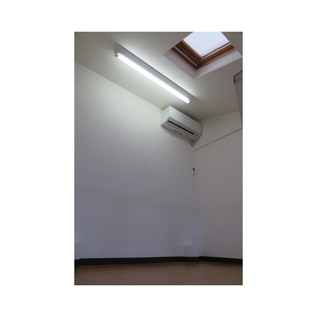 フロンティア 内観