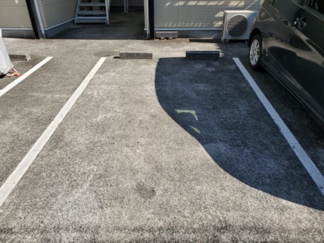 コーポ・グランデュール 駐車場