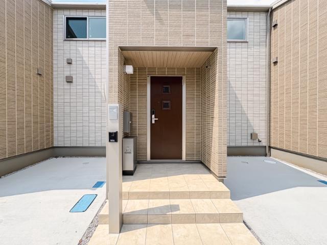 ル・ドージュ1階 玄関