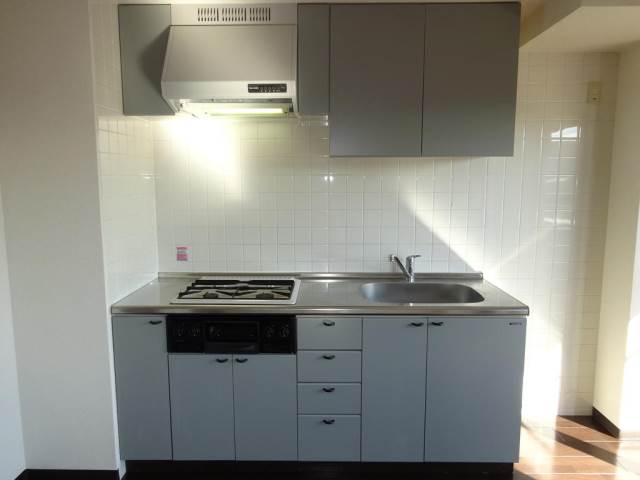 ア・ボートルサンテ西館 ３口ガスコンロシステムキッチン