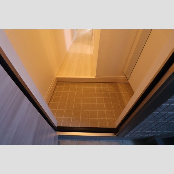 スリーシップ 玄関