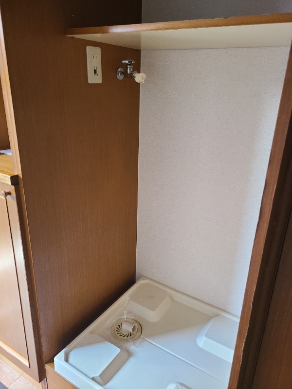 サンライズハウスB棟 洗濯機置き場