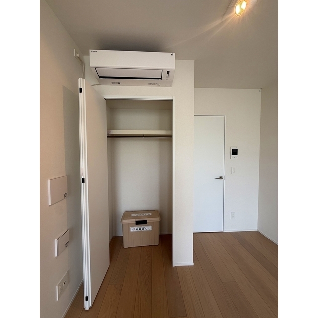 アトリオフラッツ自由が丘イースト304号室 洋室収納　2026年2月撮影