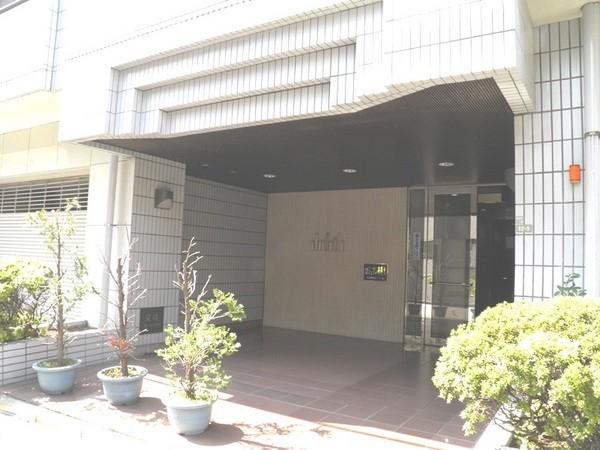 ロジュマン西尾久 エントランス