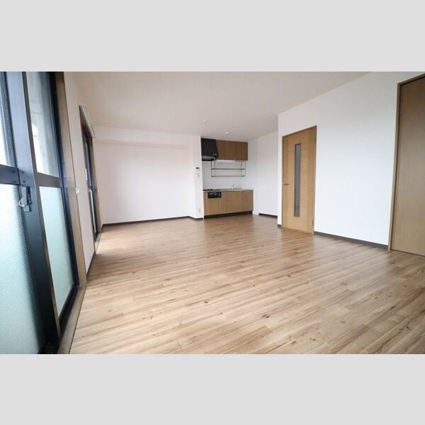 ハイカムールN リビングルーム