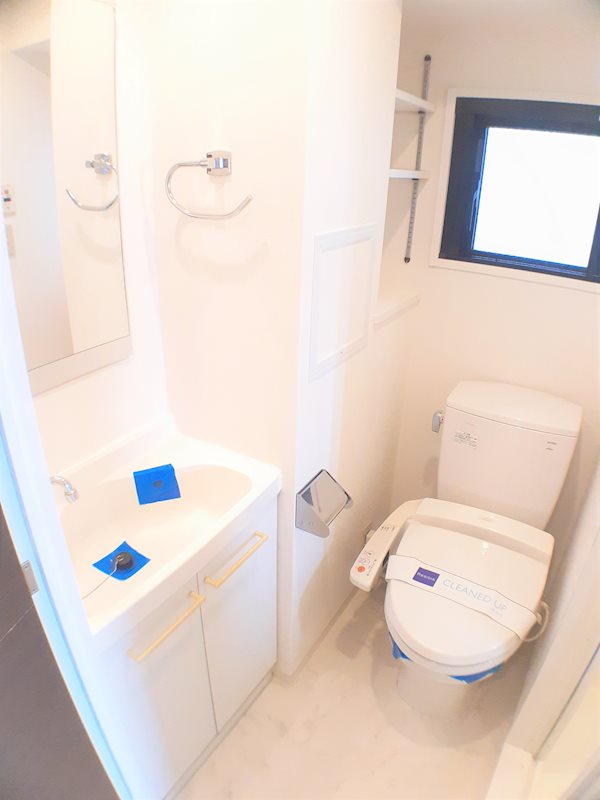 レジディア市谷薬王寺5階 トイレ