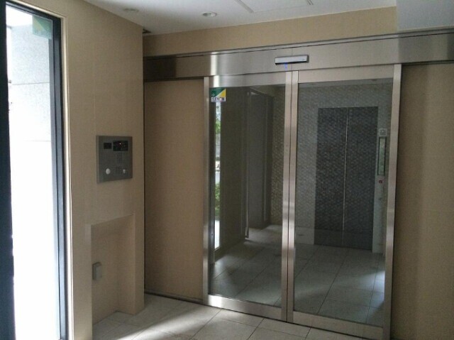 ライズコート大森町8階 エントランス