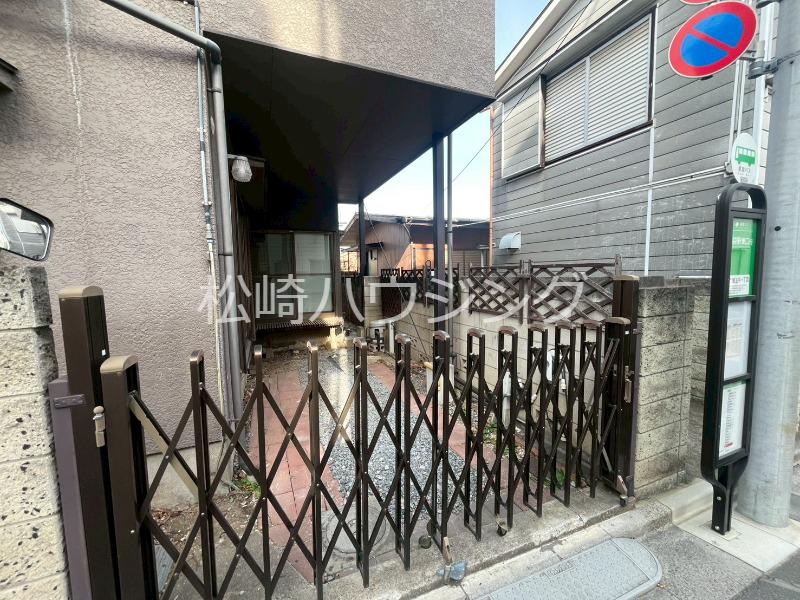 豊玉中1丁目貸家 駐車場