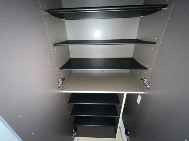 Ｎｏｕｖｅｌｌｅ　Ｖａｇｕｅ（ヌーベル・バーグ） 下駄箱